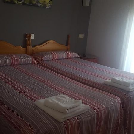 Hostal La Tablada Навалено Екстер'єр фото